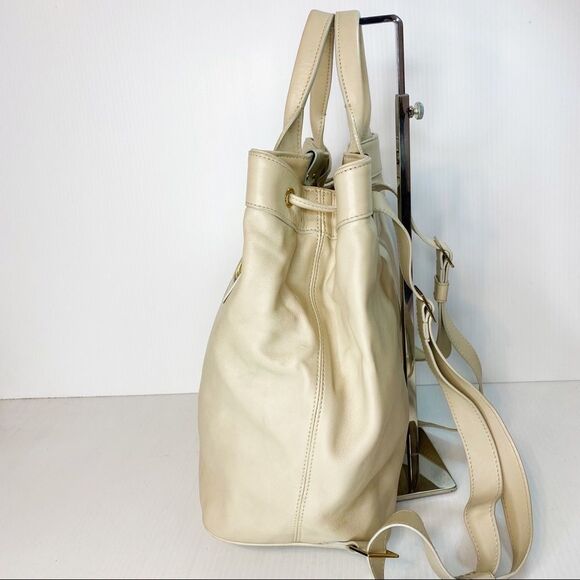 Fairchild Baldwin Rucksack in Stone Backpack - Picture 8 of 12